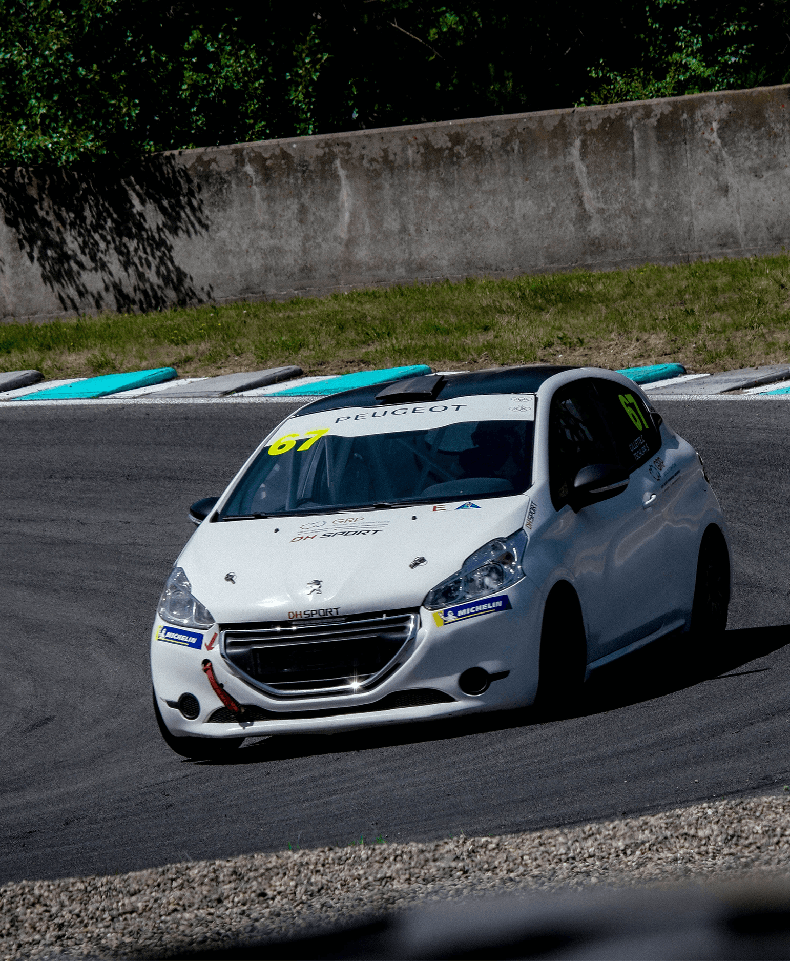 location 208 racing cup sur le circuit de Charade