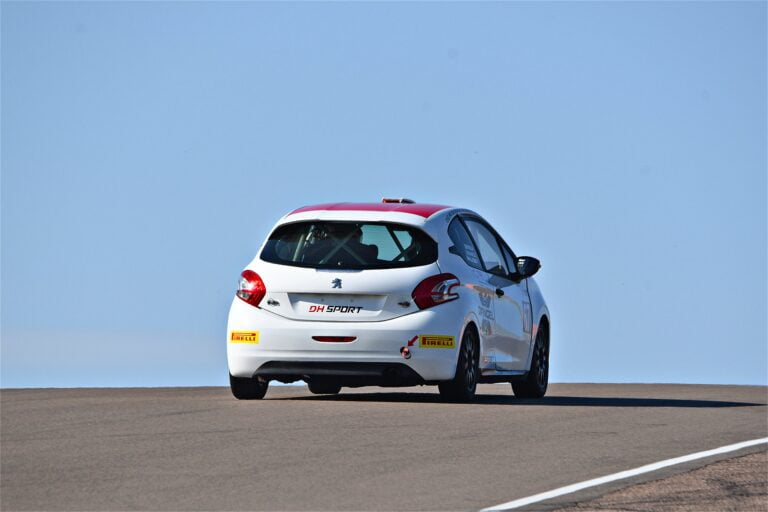 208 Racing Cup lors d'une épreuve du TTE